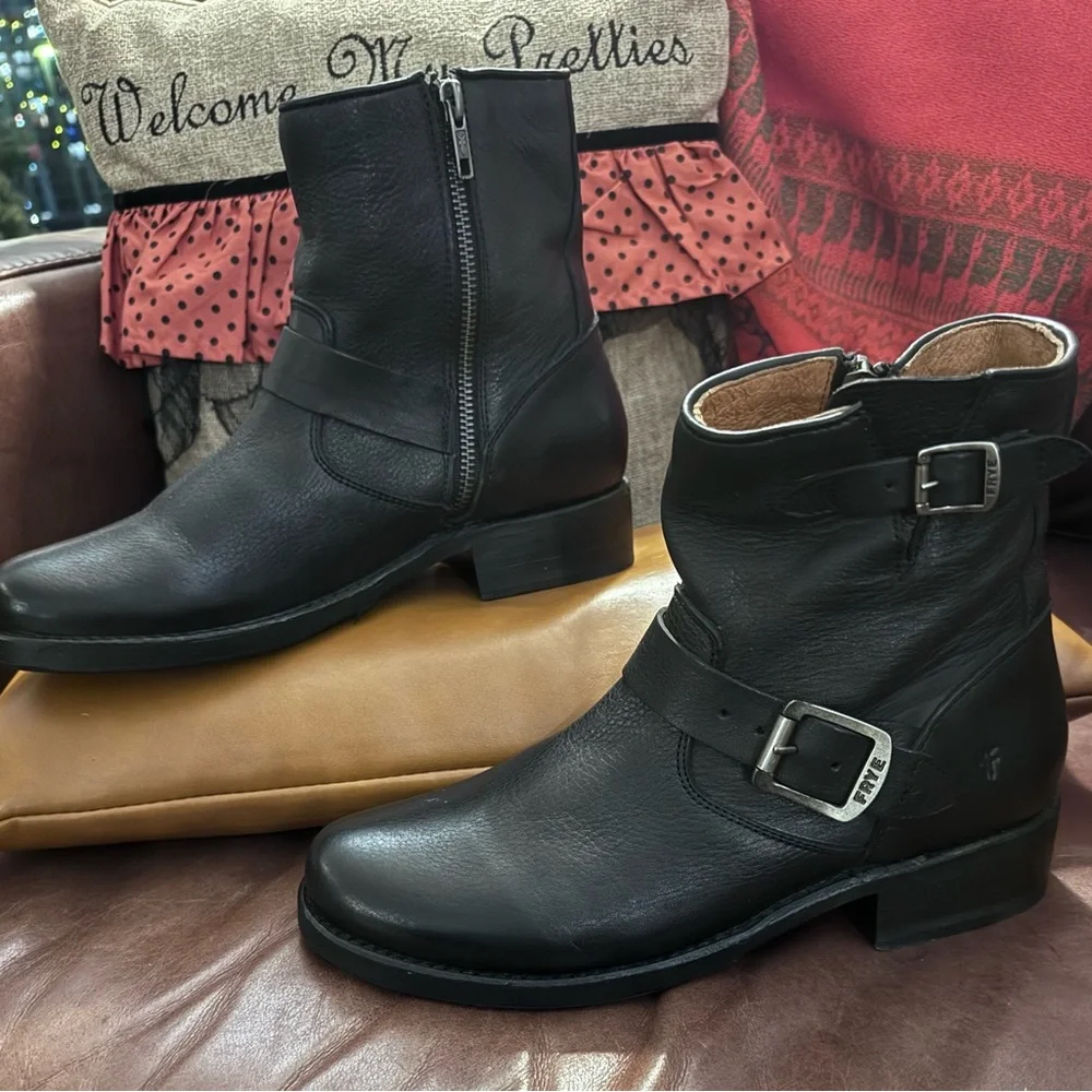 Frye Vicky 6” moto boot/ black/size 9 - Picture 4 of 8